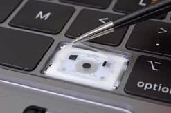 Đừng để Macbook Pro 2018 bị hư bàn phím !!! Bạn sẽ không đời nào được thay bàn phím đâu
