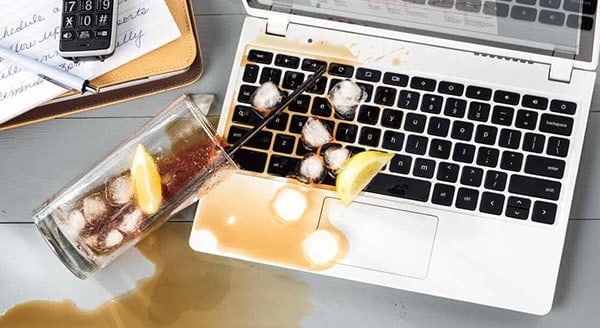 Macbook không lên nguồn do đổ nước
