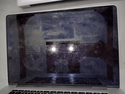 Dán màn hình Macbook VẪN BỊ bong lớp chống lóa!!!