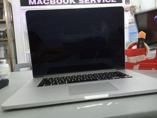 khac-phuc-macbook-retina-13-inch-2013-bong-lop-chong-loa