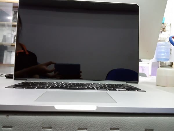 khac-phuc-macbook-retina-13-inch-2013-bong-lop-chong-loa khac-phuc-macbook-retina-13-inch-2013-bong-lop-chong-loa