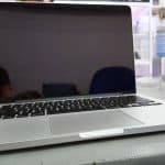 Thay màn hình Macbook Pro Retina 13 inch 2015 giá tốt, nhanh chóng