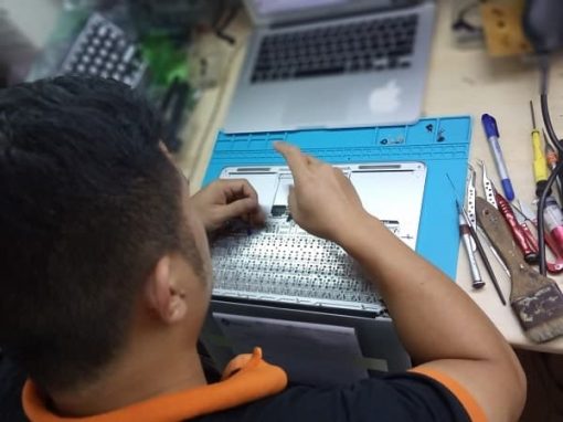 Thay bàn phím Macbook tại Nguyễn Tín