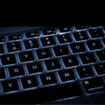 Đèn bàn phím Macbook không sáng có khắc phục được không?